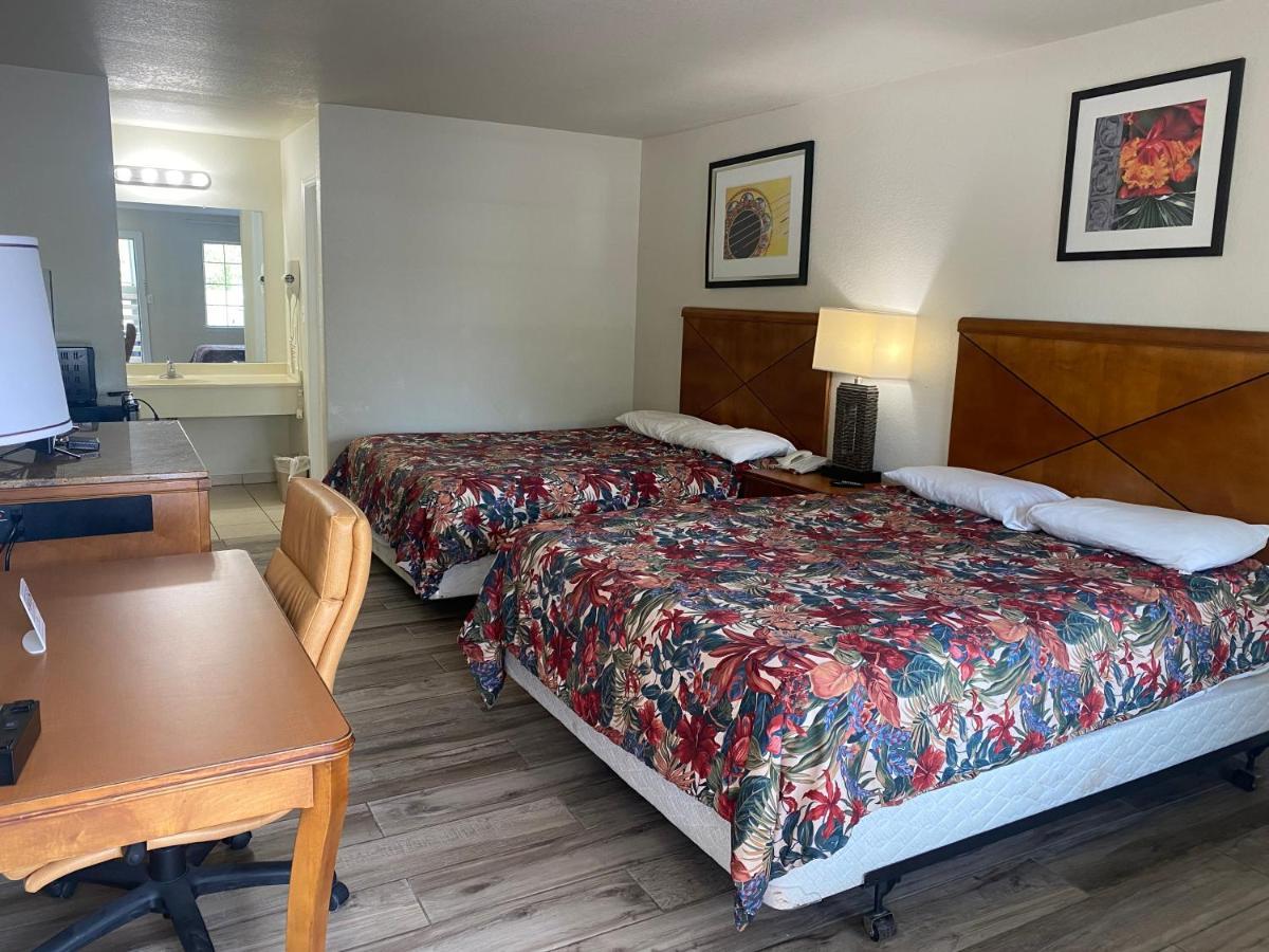 Cedar Creek Inn Bertram Dış mekan fotoğraf