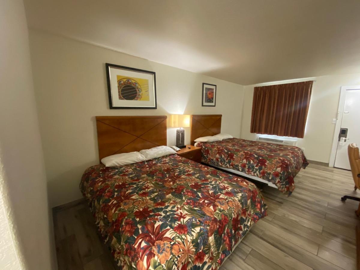 Cedar Creek Inn Bertram Dış mekan fotoğraf