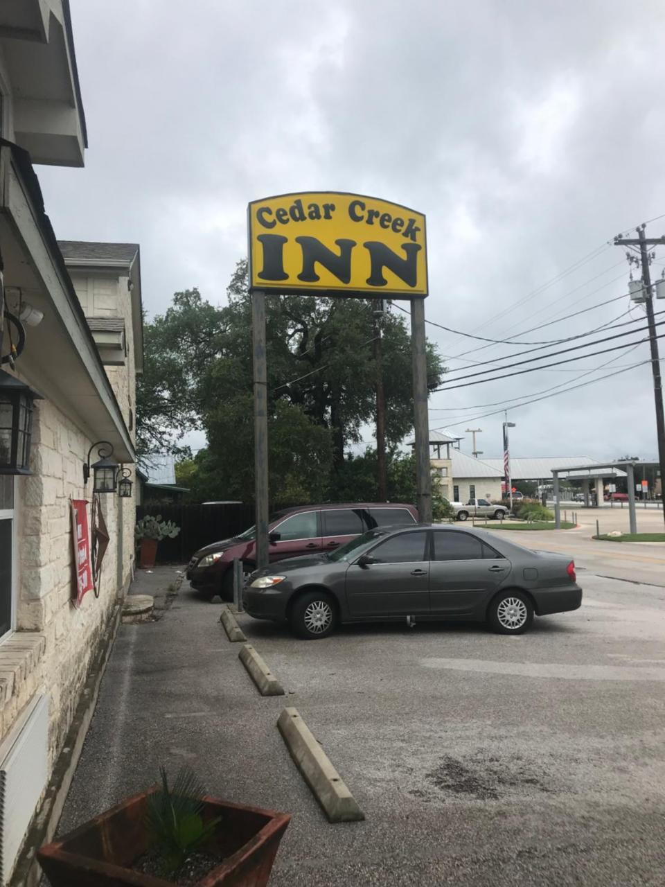 Cedar Creek Inn Bertram Dış mekan fotoğraf